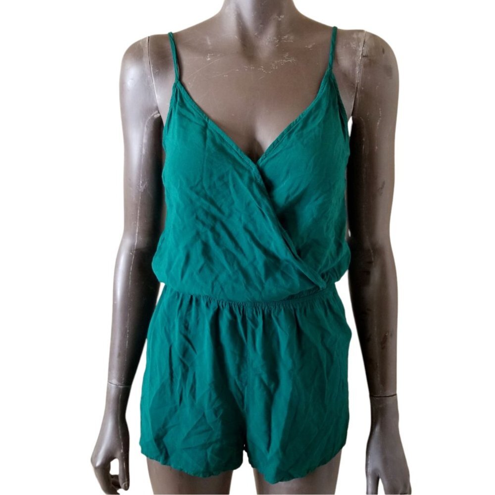 FOREVER 21 Romper shorts Womens Green V-Neck Spaghetti Straps Surplice Med